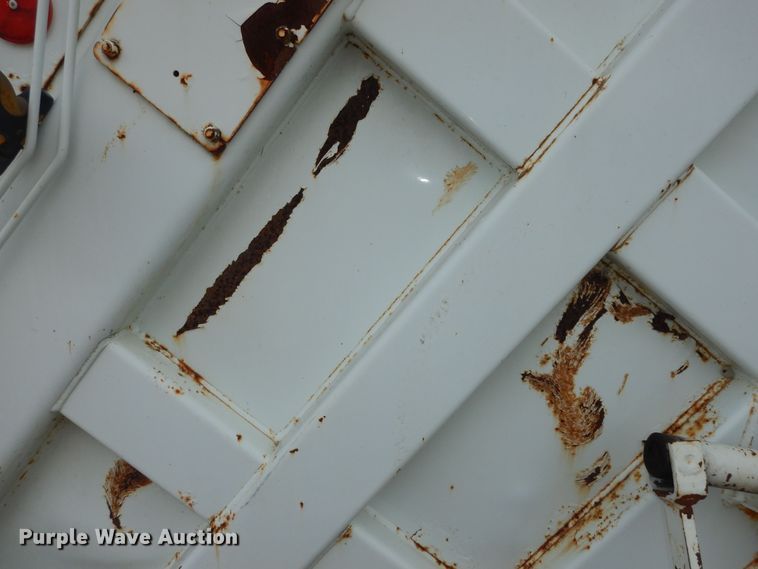 image for item MI9358 1994 International 4900  refuse truck