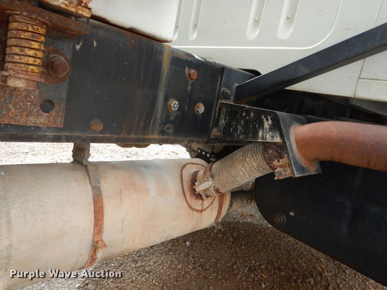 image for item MI9358 1994 International 4900  refuse truck