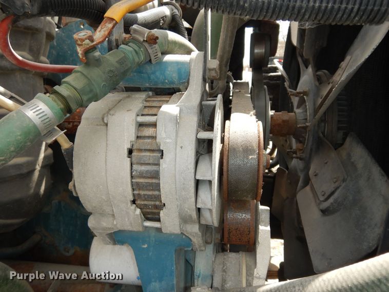 image for item MI9358 1994 International 4900  refuse truck