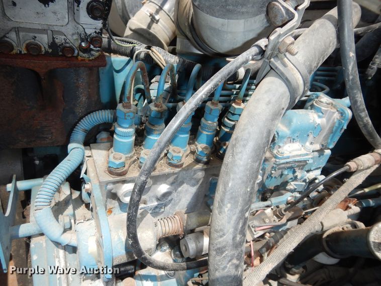 image for item MI9358 1994 International 4900  refuse truck