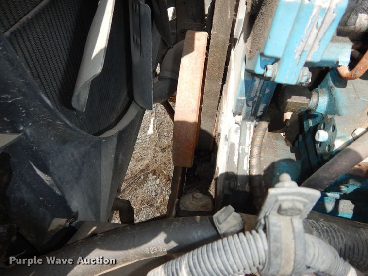 image for item MI9358 1994 International 4900  refuse truck