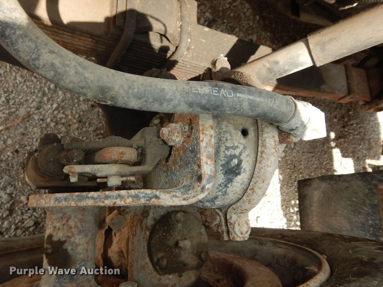 image for item MI9358 1994 International 4900  refuse truck