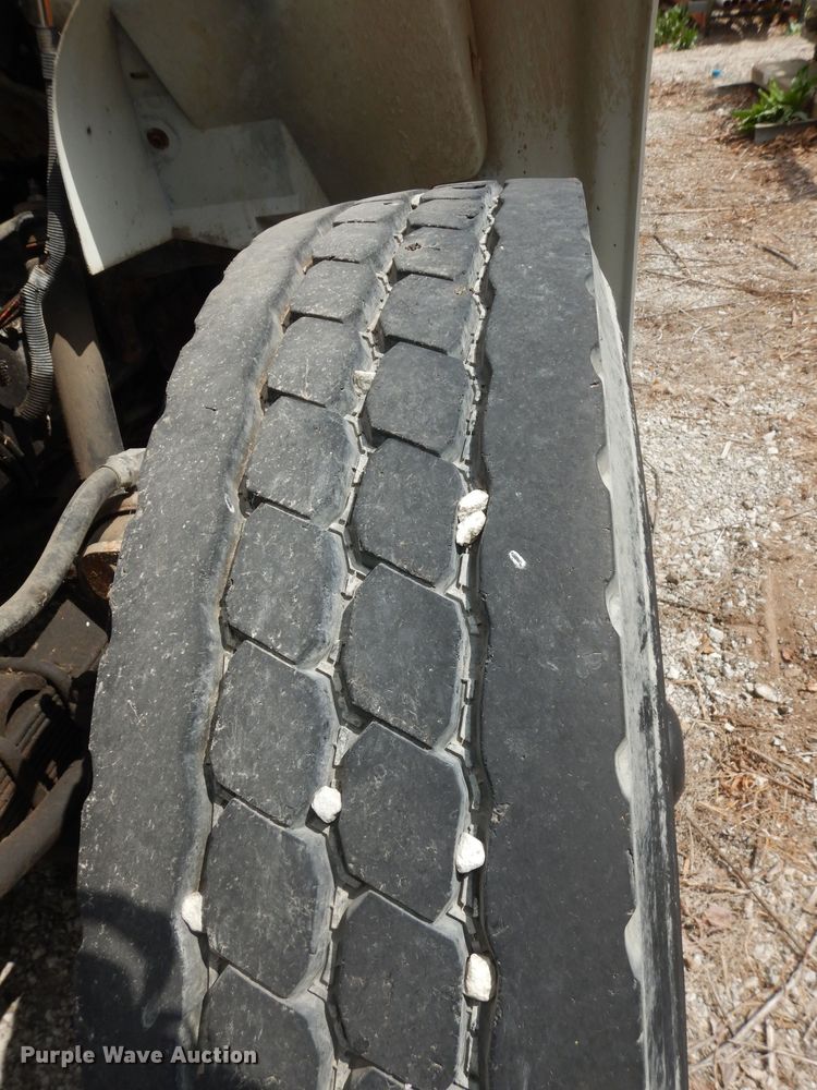 image for item MI9358 1994 International 4900  refuse truck