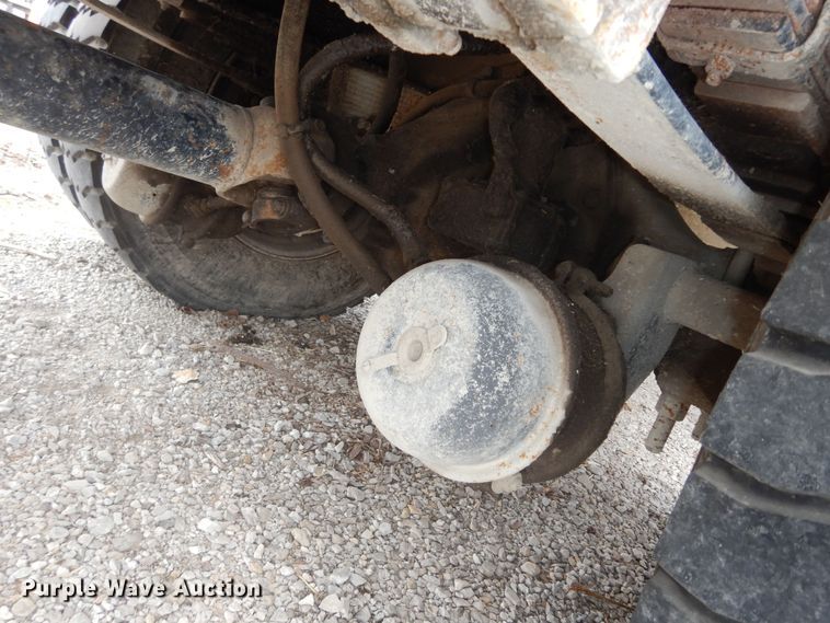 image for item MI9358 1994 International 4900  refuse truck