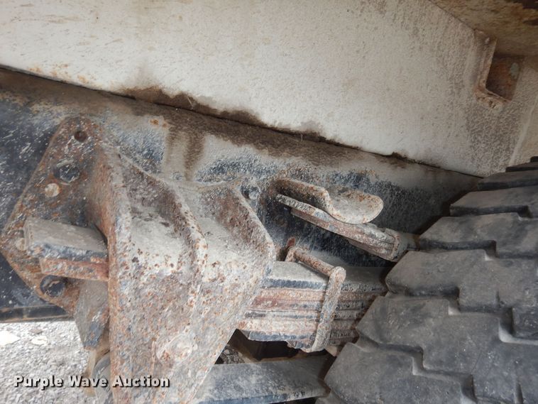 image for item MI9358 1994 International 4900  refuse truck