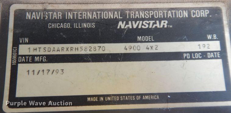 image for item MI9358 1994 International 4900  refuse truck