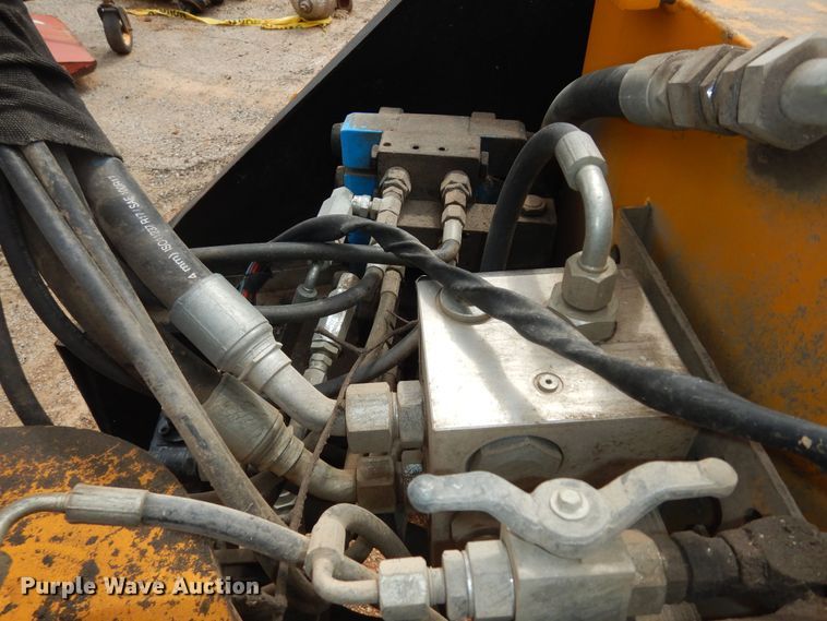 image for item MI9359 2012 McConnel 7496981  side boom mower arm