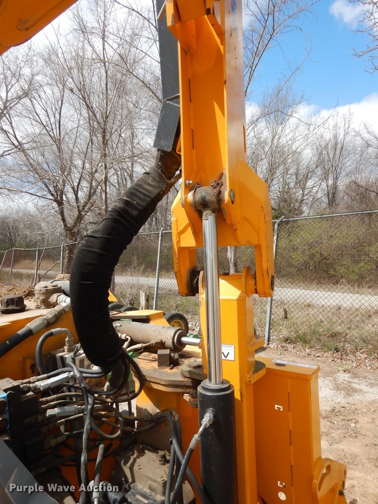 image for item MI9359 2012 McConnel 7496981  side boom mower arm