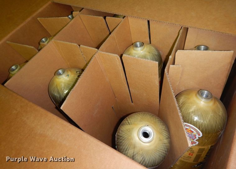 image for item MI9382 (12) SCBA tanks