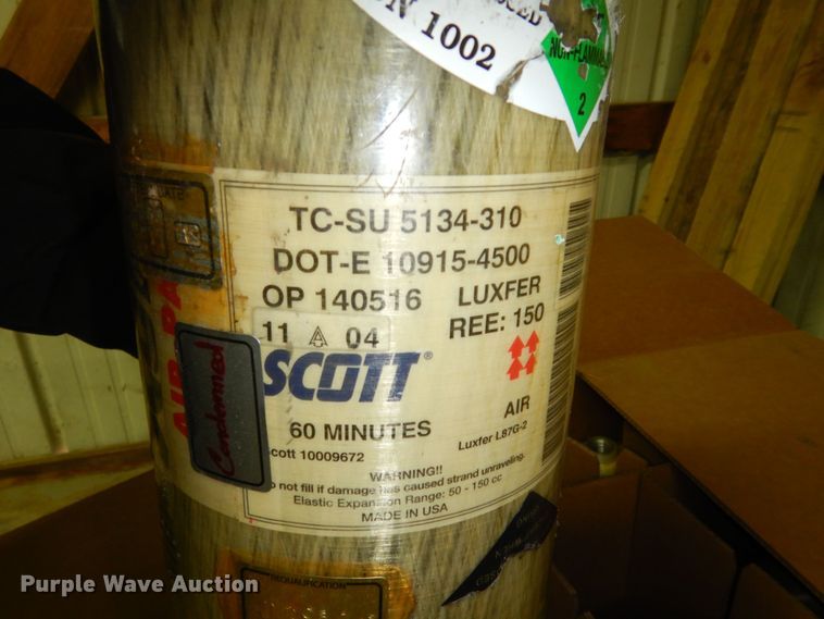 image for item MI9382 (12) SCBA tanks