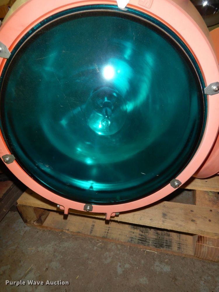 image for item MI9383 Airport beacon light