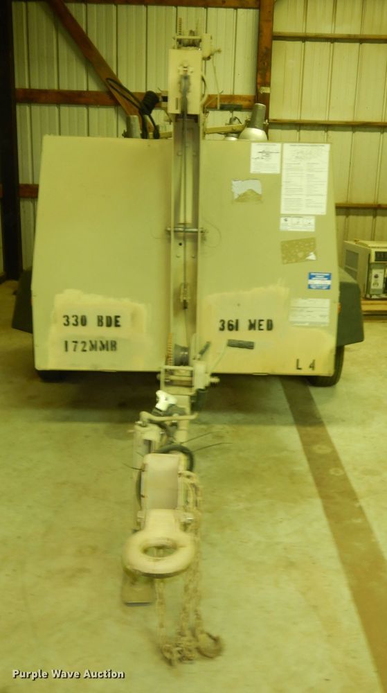 image for item MI9387 2001 Ingersoll Rand  light plant