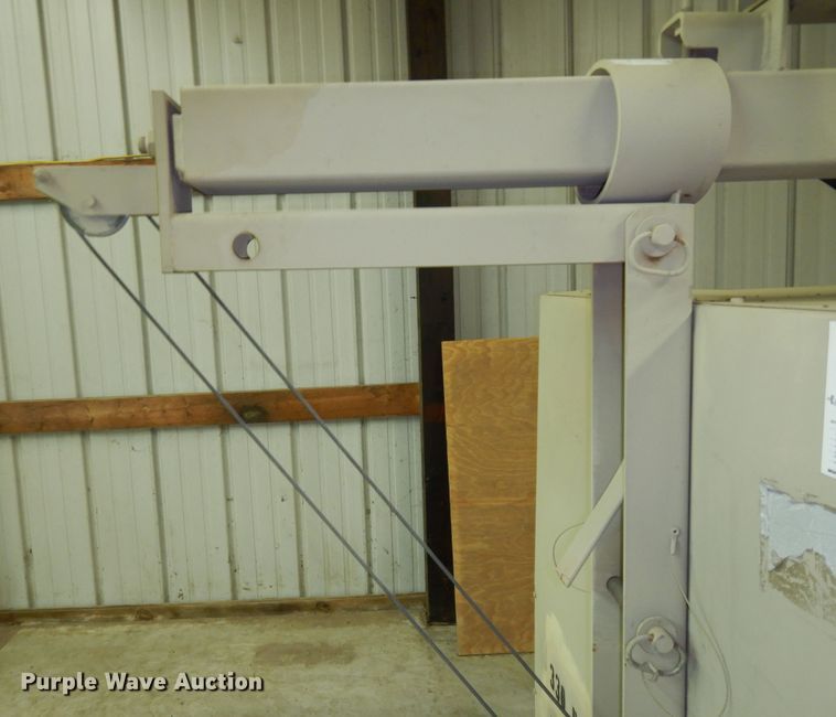 image for item MI9387 2001 Ingersoll Rand  light plant