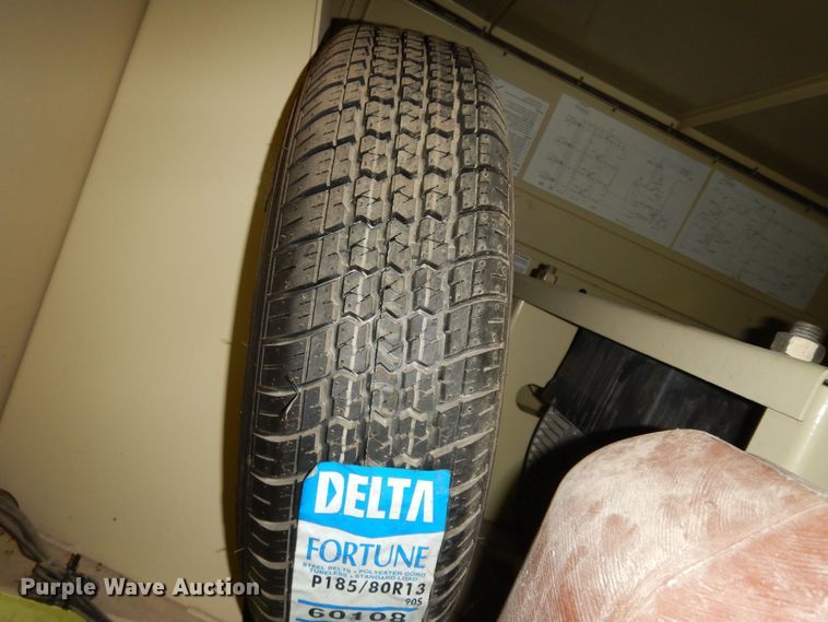 image for item MI9387 2001 Ingersoll Rand  light plant