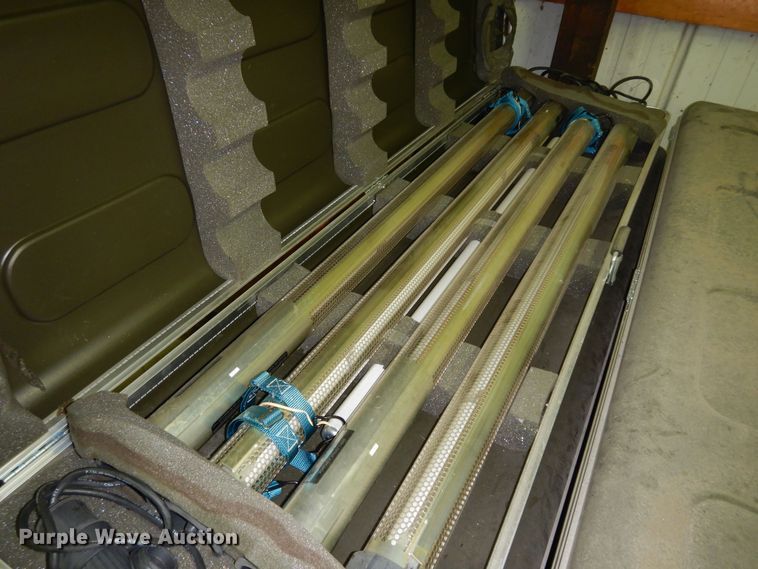 image for item MI9394 (8) fluorescent bulb cases