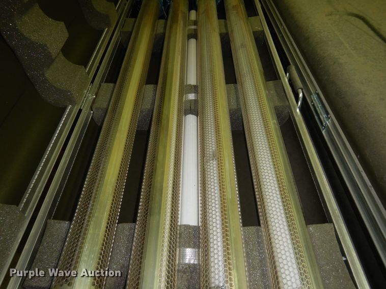 image for item MI9394 (8) fluorescent bulb cases