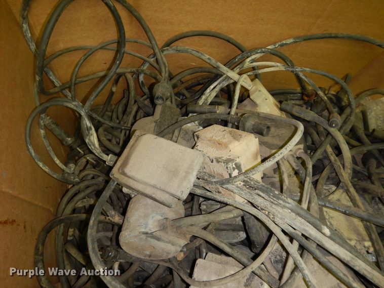 image for item MI9396 Approximately 70 airport runway lights