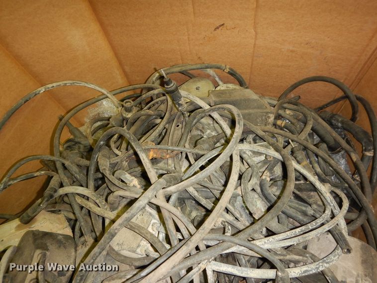 image for item MI9396 Approximately 70 airport runway lights