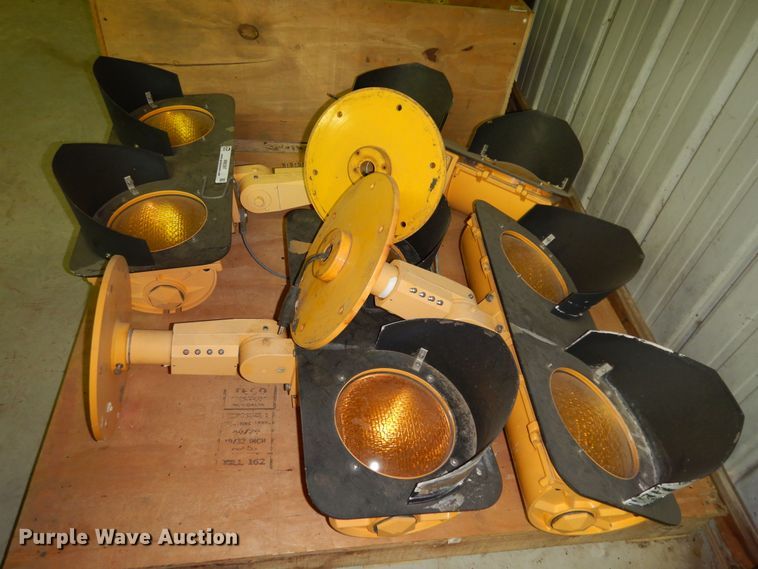 image for item MI9397 (4) airport guard lights