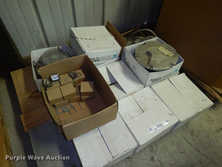 image for item MI9398 (12) light fixtures