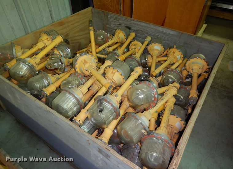 image for item MI9399 Approximately 100 airport runway lights