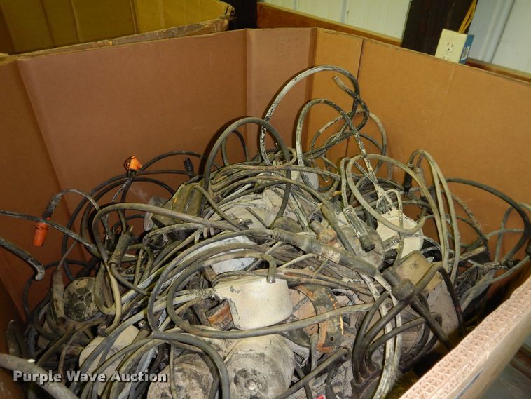 image for item MI9399 Approximately 100 airport runway lights