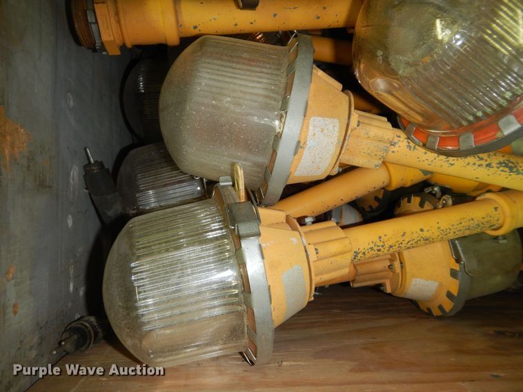 image for item MI9399 Approximately 100 airport runway lights