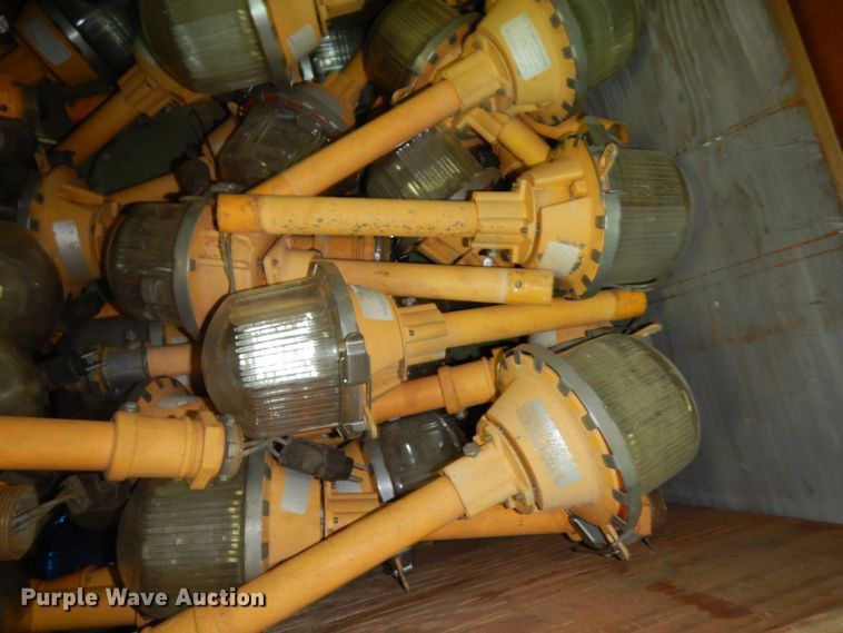 image for item MI9399 Approximately 100 airport runway lights