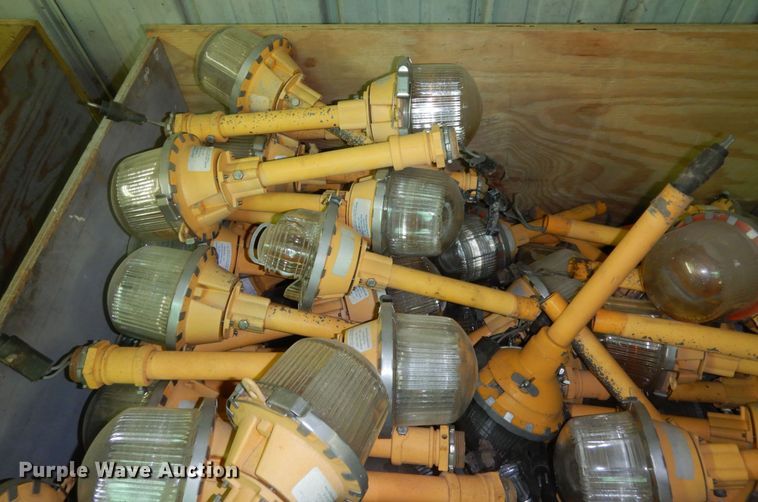 image for item MI9399 Approximately 100 airport runway lights