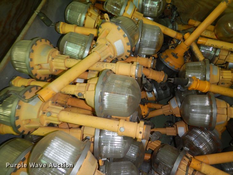 image for item MI9399 Approximately 100 airport runway lights