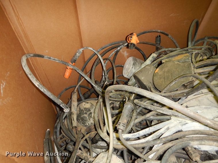 image for item MI9399 Approximately 100 airport runway lights