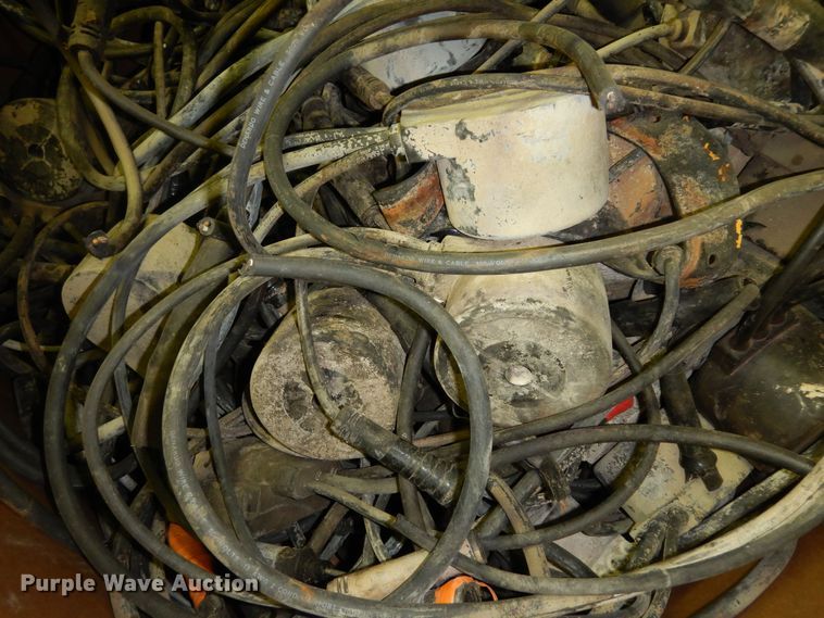 image for item MI9399 Approximately 100 airport runway lights