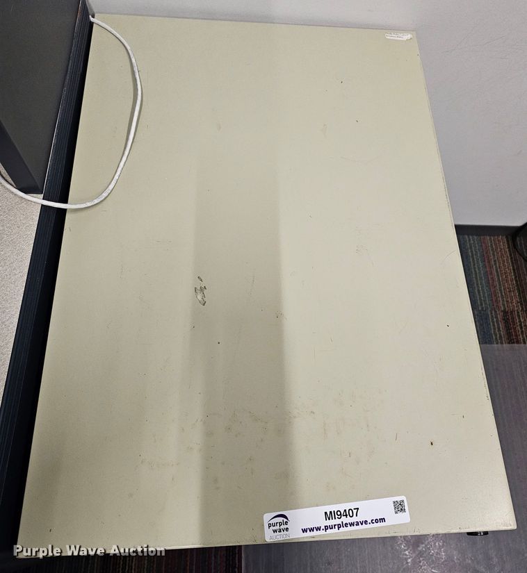 image for item MI9407 (2) file cabinets