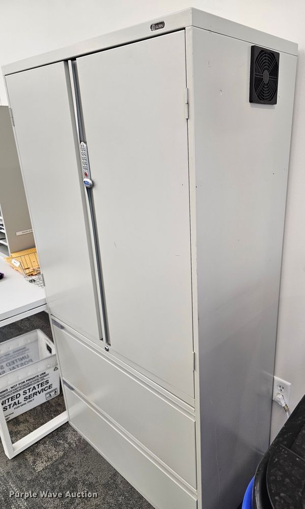 image for item MI9407 (2) file cabinets