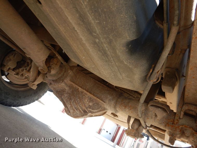 image for item MO9572 2004 Chevrolet Silverado 2500HD  Crew Cab pickup truck