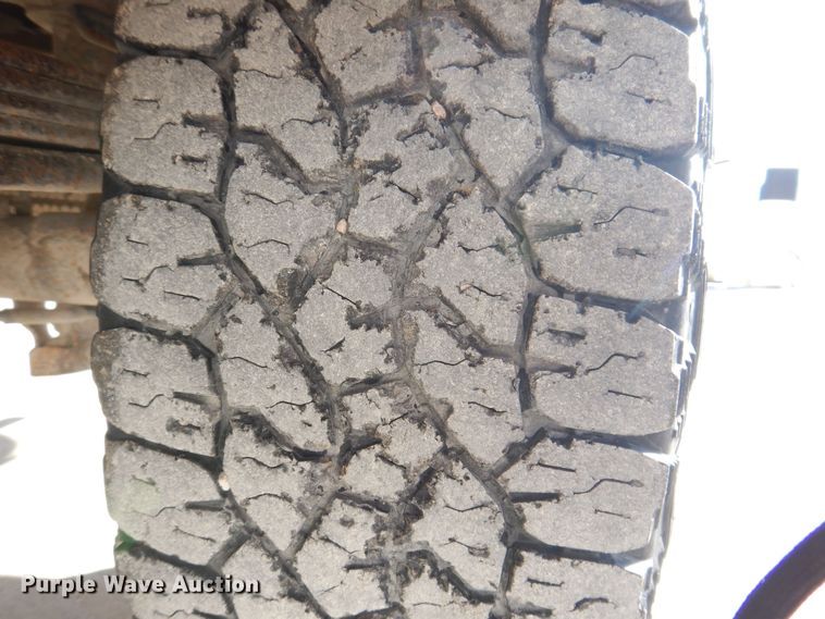 image for item MO9572 2004 Chevrolet Silverado 2500HD  Crew Cab pickup truck