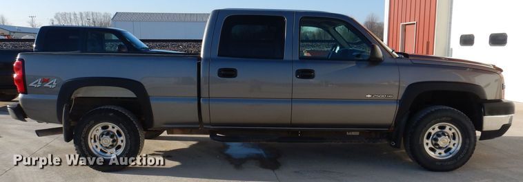 image for item MO9573 2006 Chevrolet Silverado 2500HD  Crew Cab pickup truck