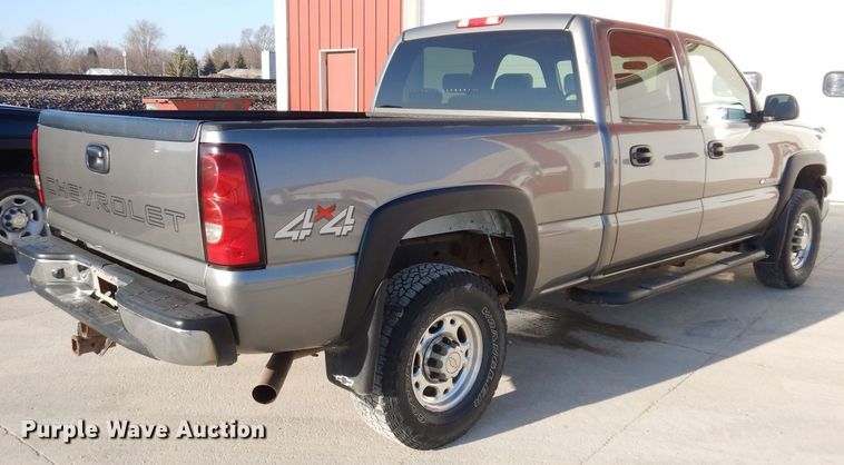image for item MO9573 2006 Chevrolet Silverado 2500HD  Crew Cab pickup truck