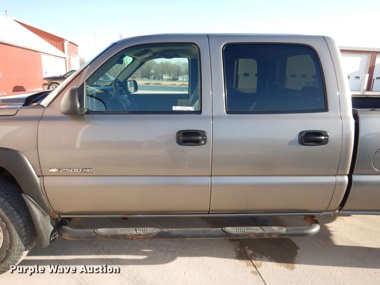 image for item MO9573 2006 Chevrolet Silverado 2500HD  Crew Cab pickup truck
