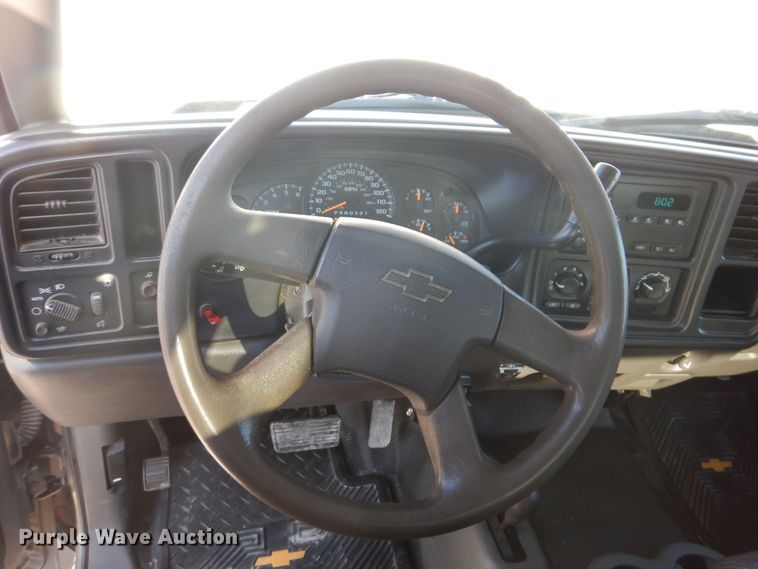 image for item MO9573 2006 Chevrolet Silverado 2500HD  Crew Cab pickup truck