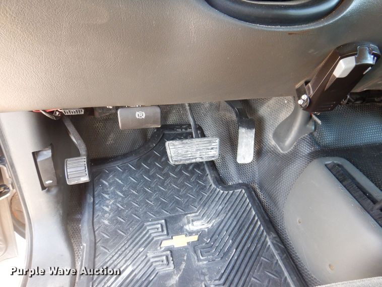 image for item MO9573 2006 Chevrolet Silverado 2500HD  Crew Cab pickup truck