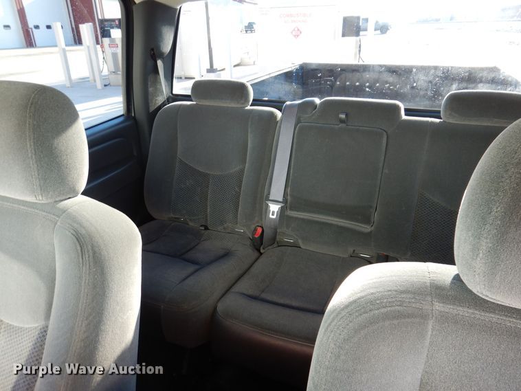 image for item MO9573 2006 Chevrolet Silverado 2500HD  Crew Cab pickup truck