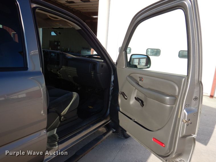 image for item MO9573 2006 Chevrolet Silverado 2500HD  Crew Cab pickup truck