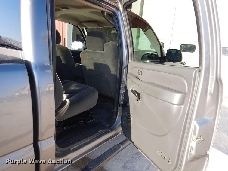 image for item MO9573 2006 Chevrolet Silverado 2500HD  Crew Cab pickup truck