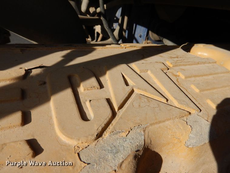 image for item MO9574 2001 Freightliner FLD112  semi truck