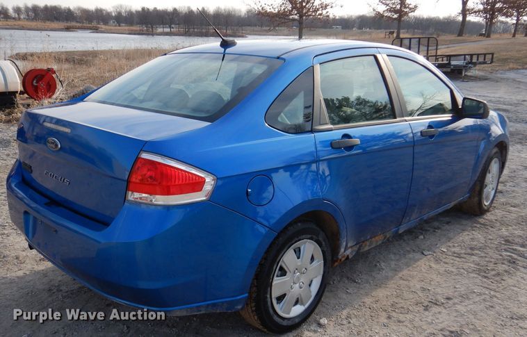 image for item MO9592 2010 Ford Focus