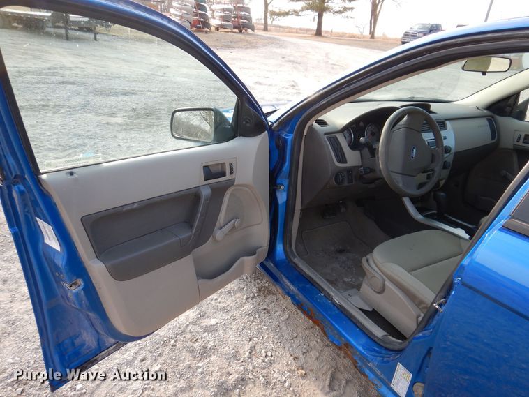 image for item MO9592 2010 Ford Focus