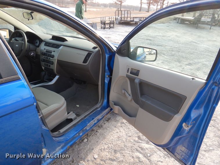 image for item MO9592 2010 Ford Focus