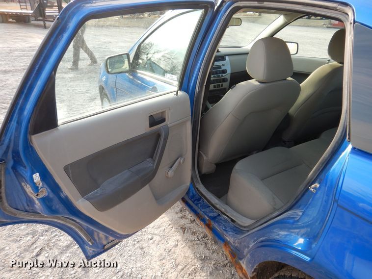 image for item MO9592 2010 Ford Focus