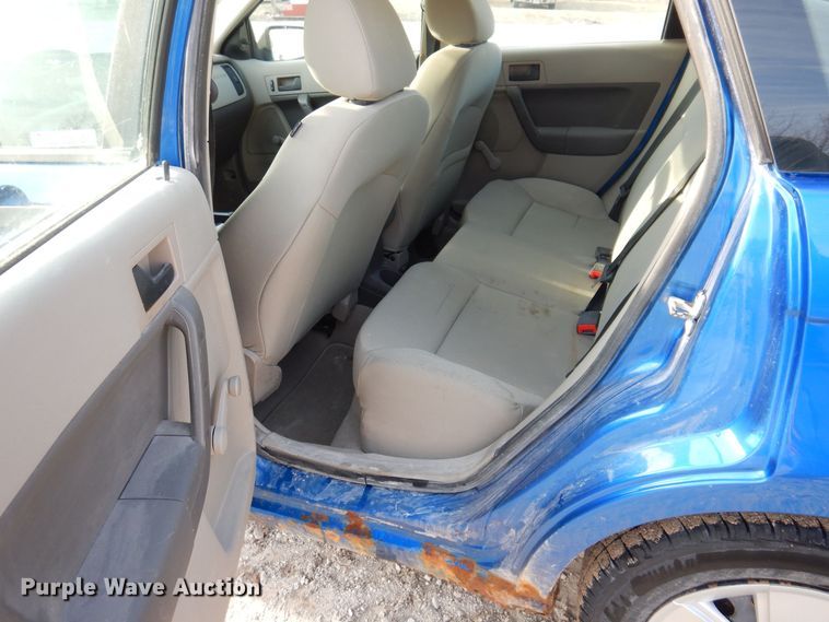 image for item MO9592 2010 Ford Focus